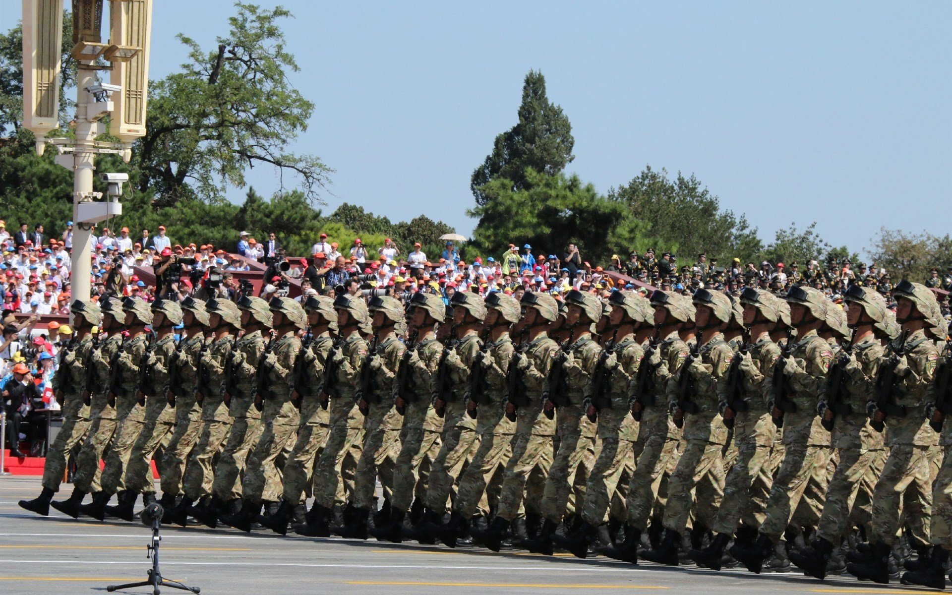 中国男子接力选手配合默契赢得掌声,中国男子接力选手配合默契赢得掌声视频