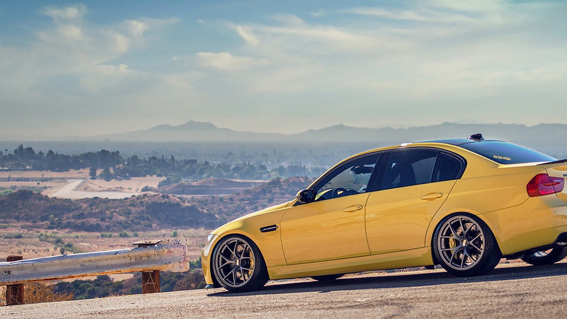 传统文化元素融入足球场设计,彰显文化底蕴,足球场文化布置