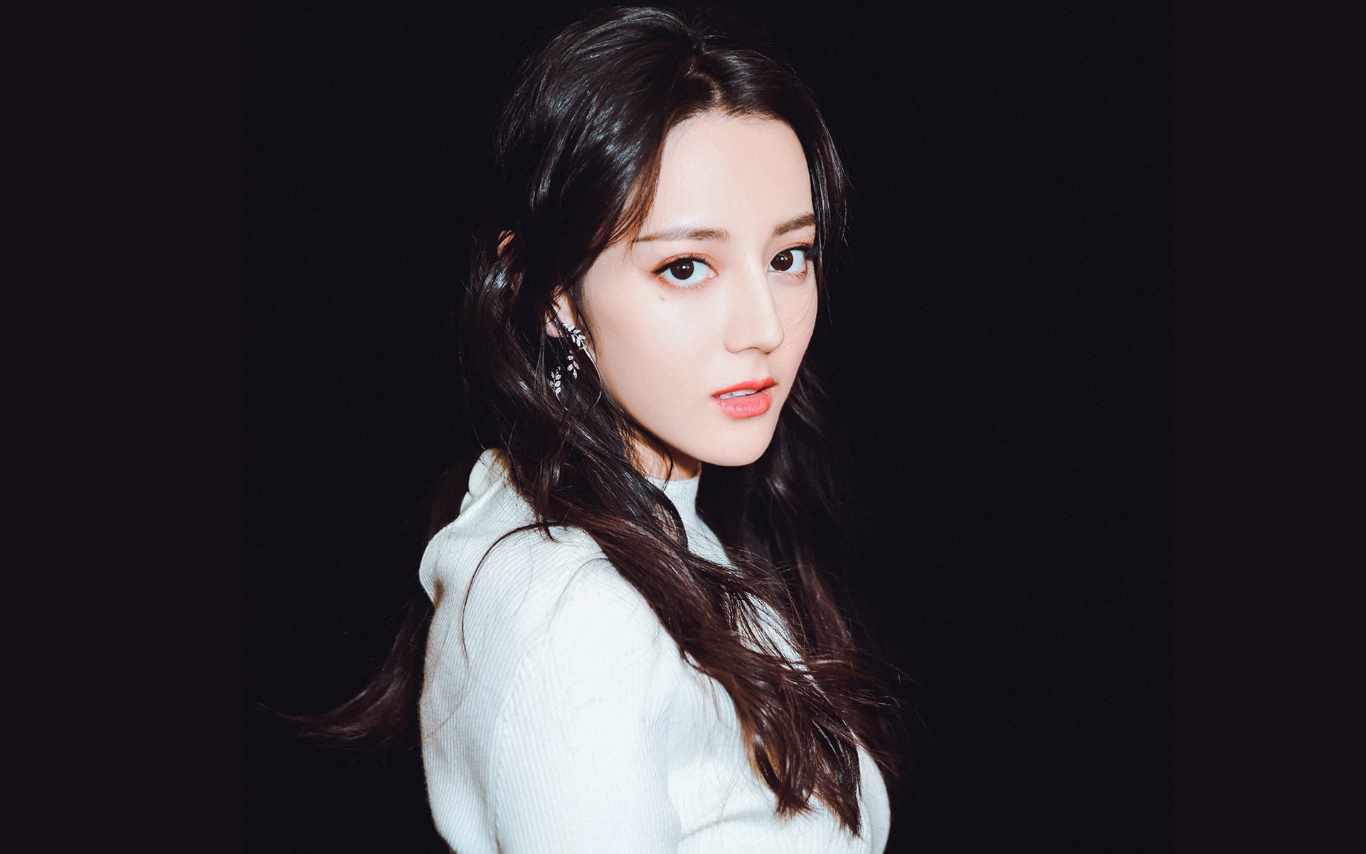 阿尔巴尼亚男篮在欧洲预赛中展现英勇,期待突破